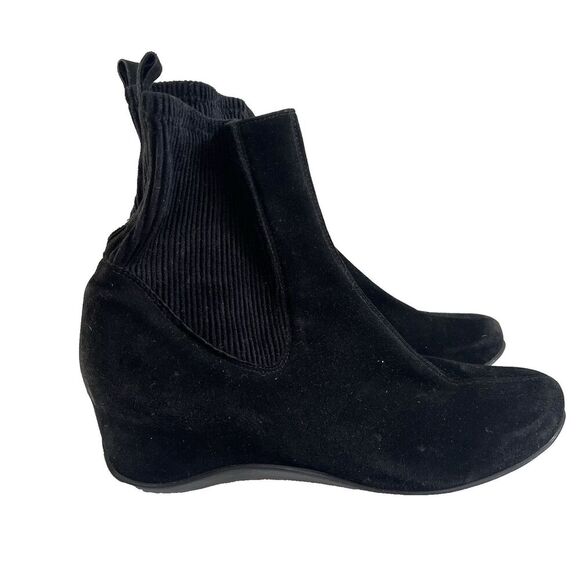 Aquatalia Black Bootie Marvin K Suede Chelsea Wing Ankle Boots 10 Womens Chic - Picture 1 of 11